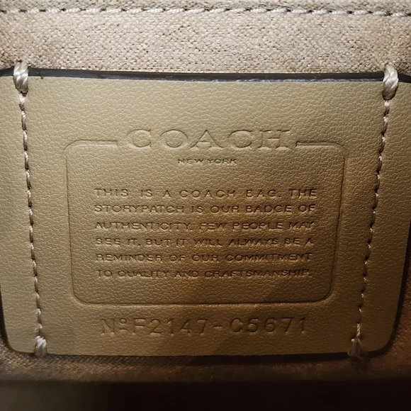 Coach Everly Drawstring - Picture 3 of 13